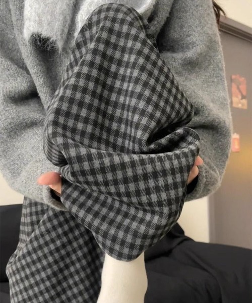 ViViDAY（ビビデー）の「裏起毛チェック柄スウェットパンツ（スウェットパンツ・レディース・ブラウン/ダークグレー・M）」の4枚目の写真