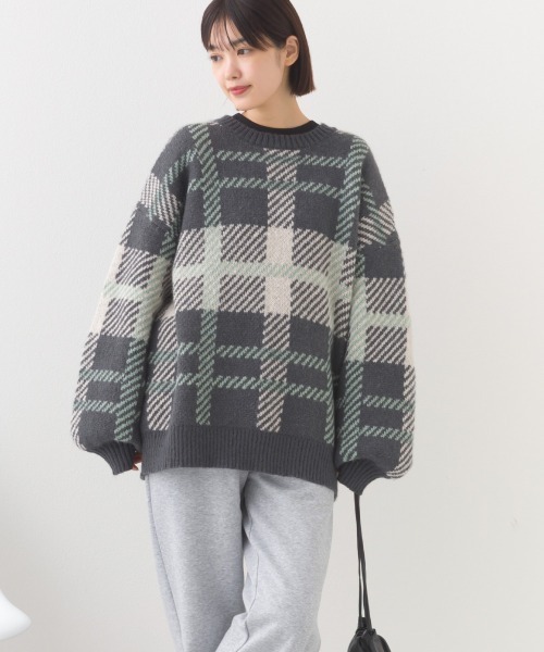 OMNES（オムネス）の「チェック柄シャギー オーバーサイズボリューム袖ニット（ニット/セーター・レディース・ネイビー系/グレー系その他・FREE）」の3枚目の写真
