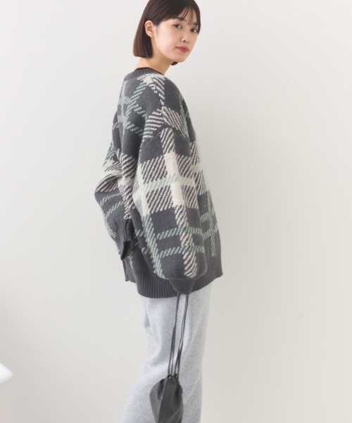 OMNES（オムネス）の「チェック柄シャギー オーバーサイズボリューム袖ニット（ニット/セーター・レディース・ネイビー系/グレー系その他・FREE）」の4枚目の写真