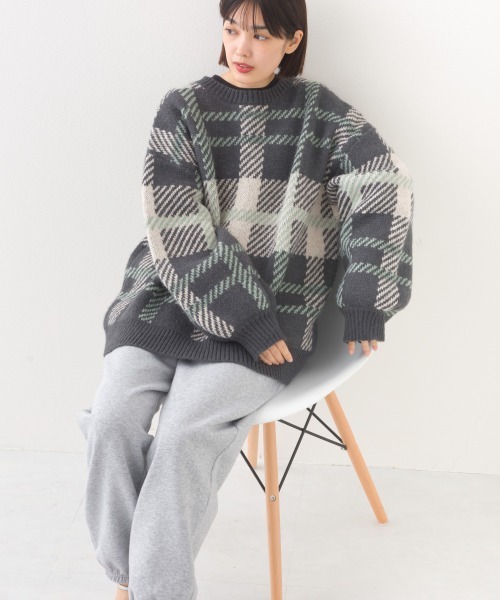 OMNES（オムネス）の「チェック柄シャギー オーバーサイズボリューム袖ニット（ニット/セーター・レディース・ネイビー系/グレー系その他・FREE）」の7枚目の写真