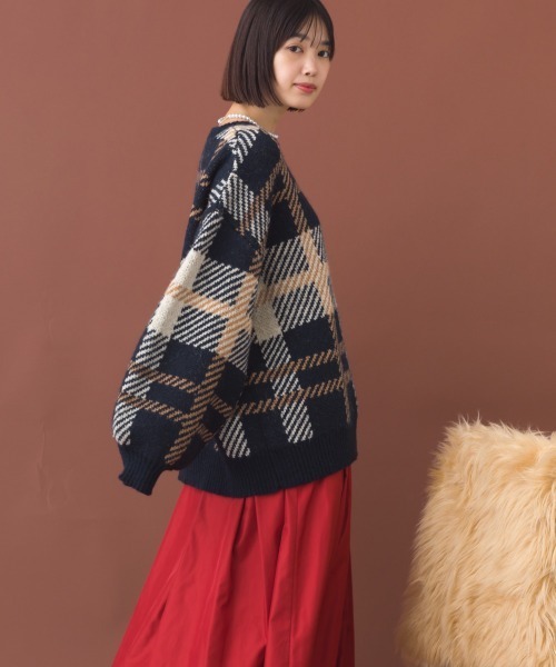 OMNES（オムネス）の「チェック柄シャギー オーバーサイズボリューム袖ニット（ニット/セーター・レディース・ネイビー系/グレー系その他・FREE）」の9枚目の写真
