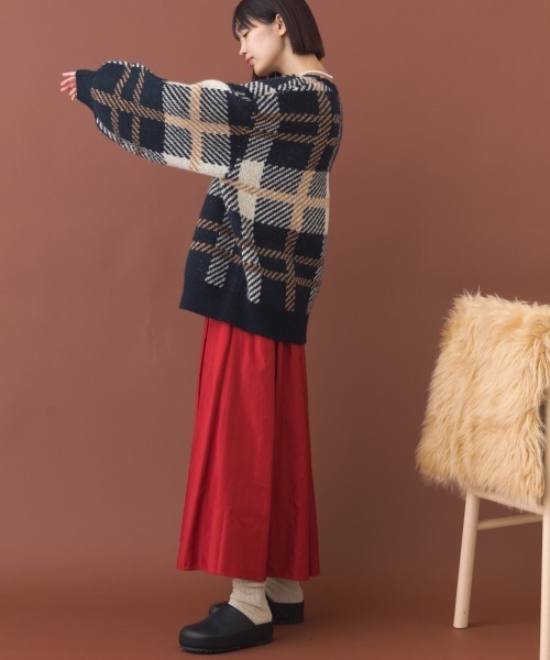 OMNES（オムネス）の「チェック柄シャギー オーバーサイズボリューム袖ニット（ニット/セーター・レディース・ネイビー系/グレー系その他・FREE）」の12枚目の写真