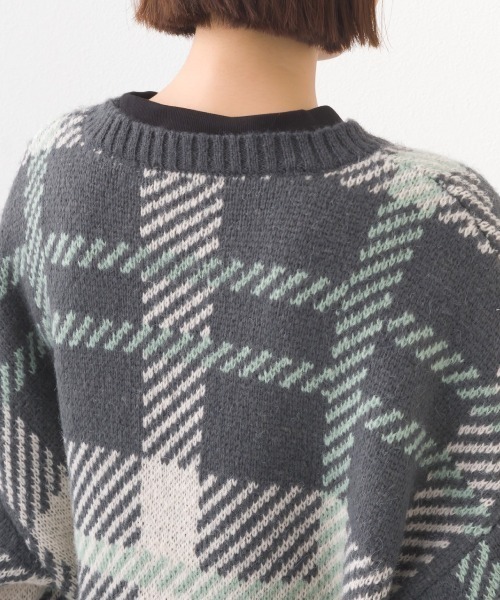 OMNES（オムネス）の「チェック柄シャギー オーバーサイズボリューム袖ニット（ニット/セーター・レディース・ネイビー系/グレー系その他・FREE）」の16枚目の写真