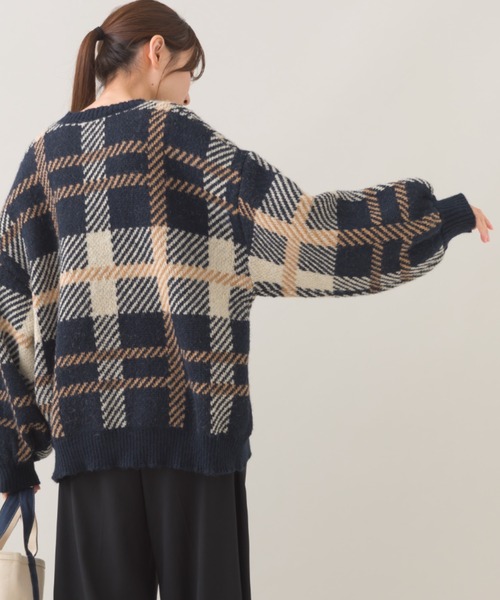 OMNES（オムネス）の「チェック柄シャギー オーバーサイズボリューム袖ニット（ニット/セーター・レディース・ネイビー系/グレー系その他・FREE）」の13枚目の写真