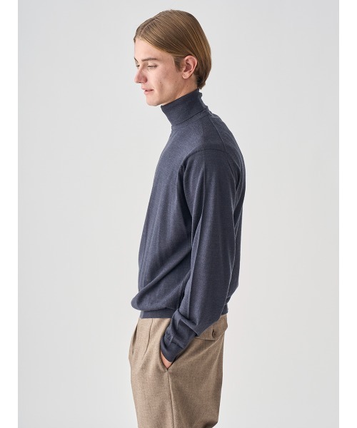 JOHN SMEDLEY（ジョンスメドレー）の「タートルネック長袖ニットプルオーバー（ニット/セーター・メンズ・ブルー系その他4/ブラウン系その他/グレー系その他/ブラック/ブラウン系その他2/チャコールグレー/グレー/ブルー系その他/ダークグレー/グリーン/ブラウン系その他3/レッド系その他/ベージュ系その他/ホワイト/ダークネイビー/オレンジ・L/M/S/XL）」の6枚目の写真