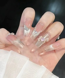 Lace Ladies（レースレディース）の「リボン ビジュー ラメ フレンチ ネイルチップ（ネイルシール/ネイルチップ）」