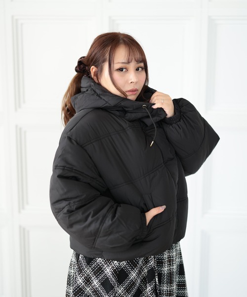 Ruwan yu(ルワンユー)の「ショート丈フード付き中綿ブルゾン【大きいサイズ対応】(ダウンジャケット/コート・レディース・ブラック・L/LL/3L/4L)」の12枚目の写真