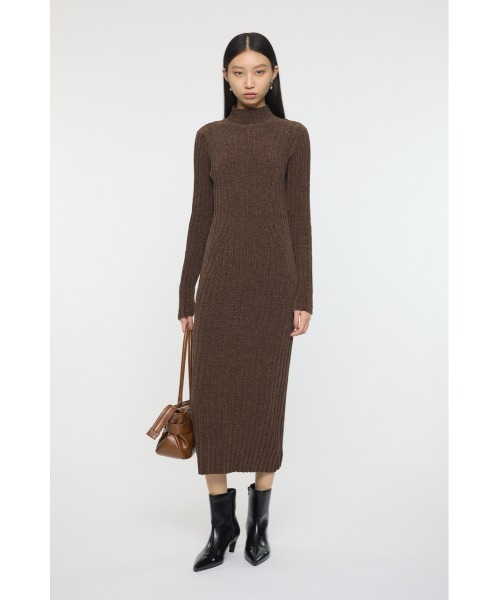 MOUSSY(マウジー)の「VELOUR TOUCH ニットドレス(ワンピース・レディース・ブラウン/ライトブラック・FREE)」の3枚目の写真