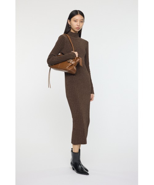 MOUSSY(マウジー)の「VELOUR TOUCH ニットドレス(ワンピース・レディース・ブラウン/ライトブラック・FREE)」の5枚目の写真