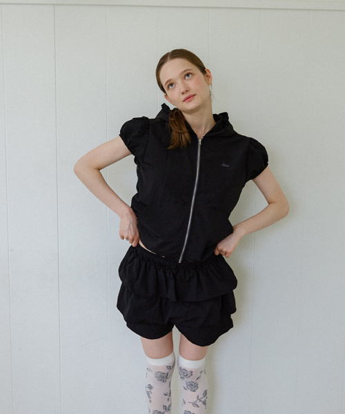 LETERIE(レテリー)の「NYLON FRILL PANTS_BLACK(その他パンツ・レディース・ブラック・FREE)」の1枚目の写真