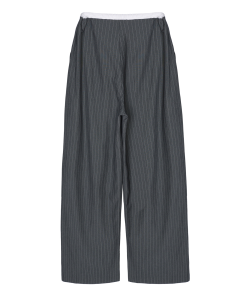 NICK&NICOLE(ニックアンドニコール)の「STRIPE LAYERED PINTUCK SLACKS_CHARCOAL(スラックス・レディース・その他・FREE)」の6枚目の写真