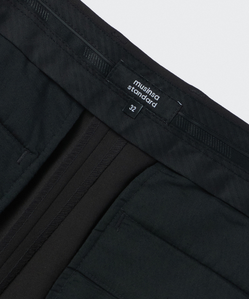 MUSINSA STANDARD（ムシンサスタンダード）の「ペグトップヒドゥンバンディングスラックス[ダークグレー]（スラックス・メンズ・その他・26/27/28/29/30/31/32/33/34/36/38/40/42）」の4枚目の写真