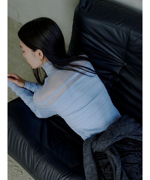 MIESROHE（ミースロエ）の「【MASH BLACK FRIDAY限定】シアー切り替えRIBタートルNT（ニット/セーター・レディース・ブラック/ライトブルー/グレー/ホワイト・F）」の4枚目の写真