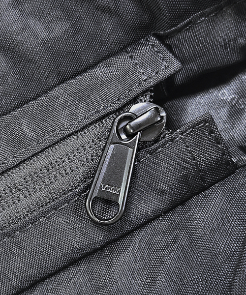 MONSTER REPUBLIC(モンスターリパブリック)の「TRUST CROSS BAG / BLACK(メッセンジャーバッグ・レディース・ブラック・FREE)」の10枚目の写真