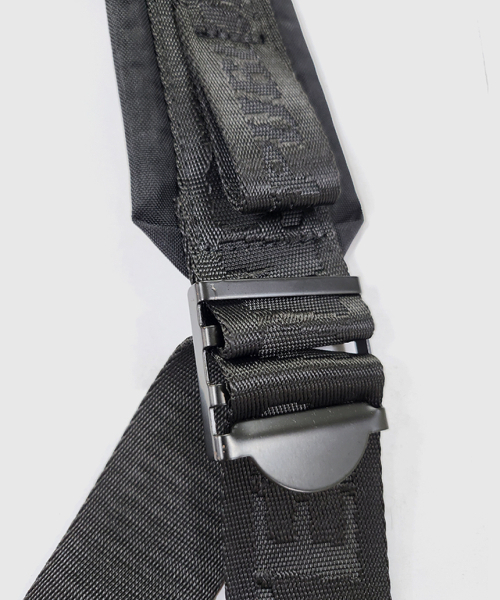 MONSTER REPUBLIC(モンスターリパブリック)の「TRUST CROSS BAG / BLACK(メッセンジャーバッグ・レディース・ブラック・FREE)」の11枚目の写真
