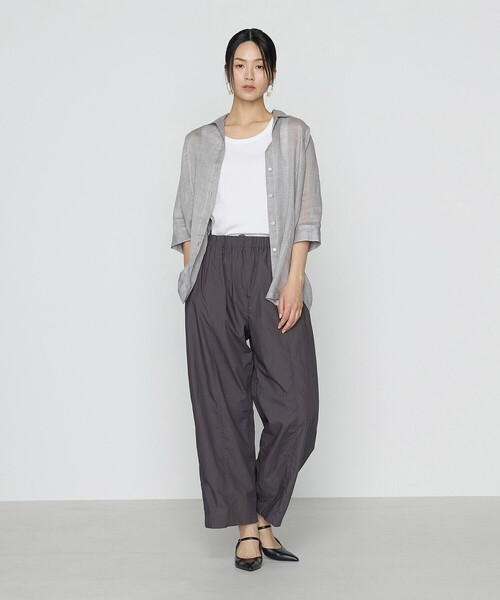 Gabardine K.T(ギャバジンケーティー)の「〔 +サイズ 〕 ラミーシャンブレー シアーシャツ(シャツ/ブラウス・レディース・ネイビー/ライトグレー/ミント/イエロー・13号)」の5枚目の写真