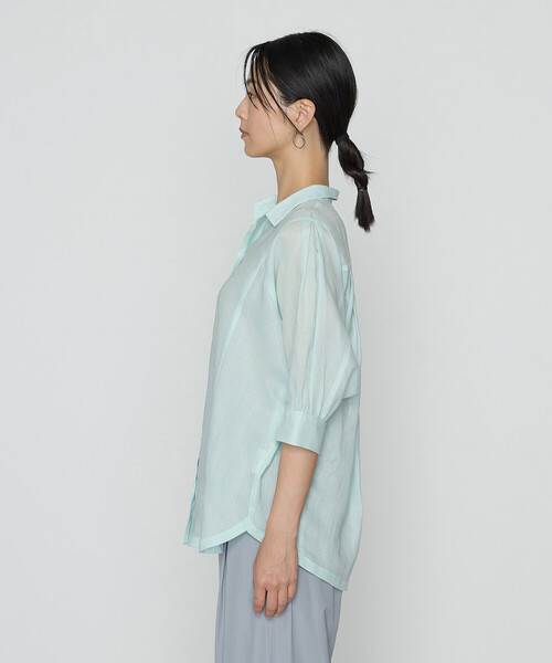 Gabardine K.T(ギャバジンケーティー)の「〔 +サイズ 〕 ラミーシャンブレー シアーシャツ(シャツ/ブラウス・レディース・ネイビー/ライトグレー/ミント/イエロー・13号)」の16枚目の写真