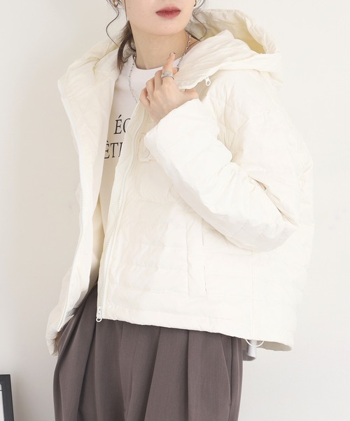 EGLANTINE(エグランティーヌ)の「EGLANTINE フード付きダウンジャケット(ダウンジャケット/コート・レディース・カーキ/アイボリー/ブラック・38)」の2枚目の写真