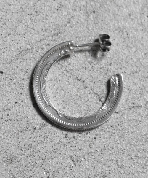 VIVIFY（ビビファイ）の「シルバー925/ピアス/50 Sen Coin Giza Edge Line Pierce(L) 古銭（ピアス（片耳用）・メンズ・シルバー・FREE）」の4枚目の写真