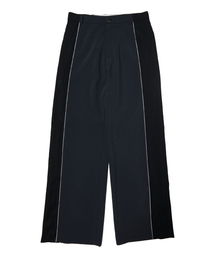 TEN PAST SEVEN（テン ファスト セブン）の「Colorblock Piping Slacks - Gray（スラックス）」