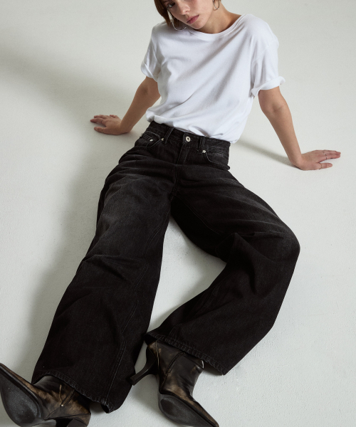 FEIHEI（フェイヘイ）の「Stack wide denim pants (Black)（デニムパンツ・レディース・その他・SMALL/MEDIUM/LARGE）」の3枚目の写真