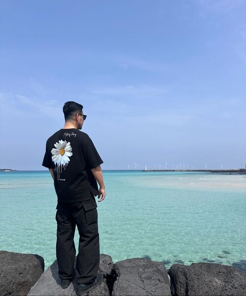 BEOM(ボム)の「ブラッディフラワー オーバーサイズ Tシャツ ブラック(Tシャツ/カットソー・メンズ・その他・1/2)」の7枚目の写真