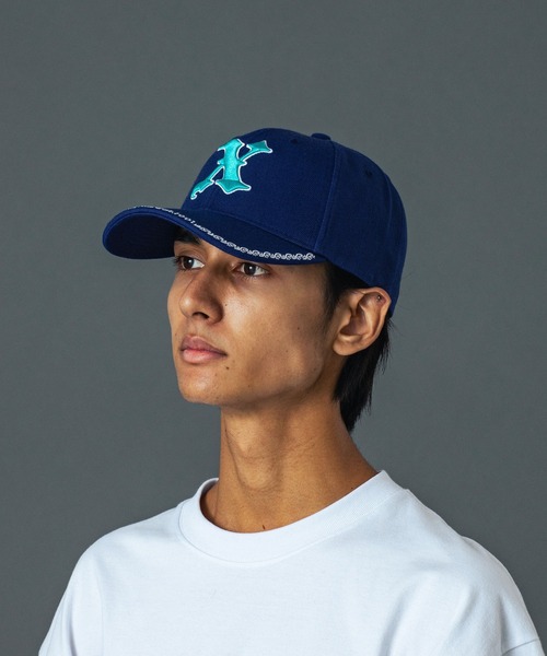 XLARGE(エクストララージ)の「OLD ENGLISH CAP(キャップ・メンズ・ブラック/グリーン/ネイビー・ONE SIZE)」の5枚目の写真