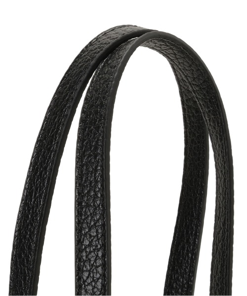 Guess(ゲス)の「MARSHA Box Shoulder Bag ショルダーバッグ (ショルダーバッグ・レディース・ブラック・ONE SIZE)」の6枚目の写真