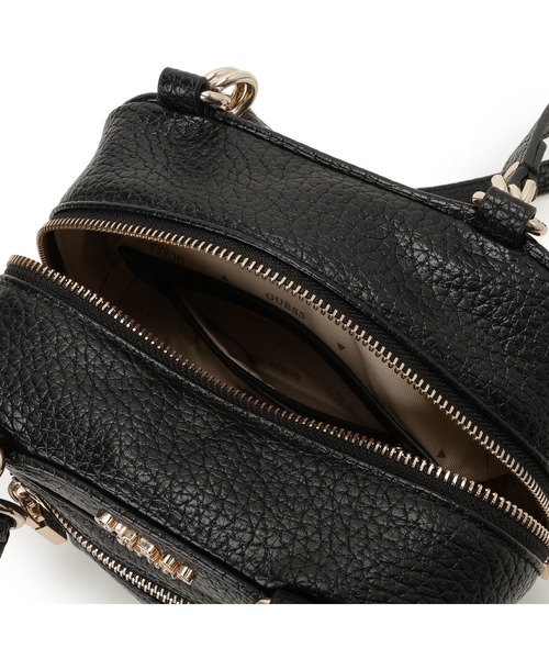 Guess(ゲス)の「MARSHA Box Shoulder Bag ショルダーバッグ (ショルダーバッグ・レディース・ブラック・ONE SIZE)」の9枚目の写真