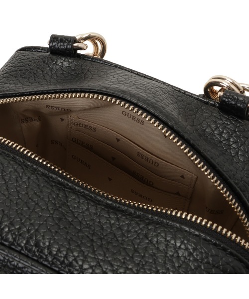 Guess(ゲス)の「MARSHA Box Shoulder Bag ショルダーバッグ (ショルダーバッグ・レディース・ブラック・ONE SIZE)」の10枚目の写真