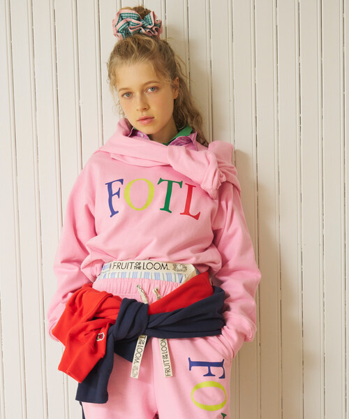 FREAK'S STORE(フリークスストア)の「FRUIT OF THE LOOM×FREAK'S STOR/フルーツオブザルーム 別注 裏毛 ロゴ プリントスウェット(スウェット・レディース・ライトグレー/ピンク/レッド/ネイビー・フリ-)」の3枚目の写真