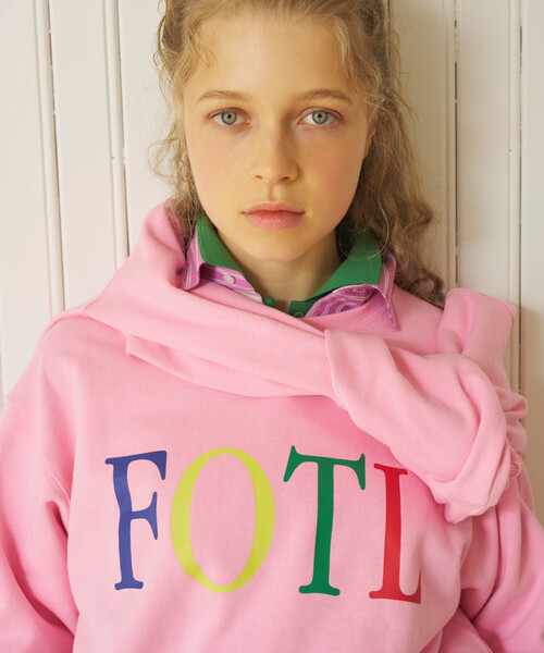 FREAK'S STORE(フリークスストア)の「FRUIT OF THE LOOM×FREAK'S STOR/フルーツオブザルーム 別注 裏毛 ロゴ プリントスウェット(スウェット・レディース・ライトグレー/ピンク/レッド/ネイビー・フリ-)」の5枚目の写真