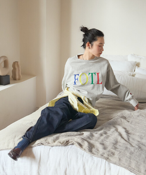 FREAK'S STORE(フリークスストア)の「FRUIT OF THE LOOM×FREAK'S STOR/フルーツオブザルーム 別注 裏毛 ロゴ プリントスウェット(スウェット・レディース・ライトグレー/ピンク/レッド/ネイビー・フリ-)」の13枚目の写真