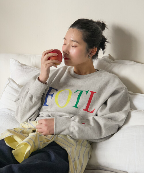 FREAK'S STORE(フリークスストア)の「FRUIT OF THE LOOM×FREAK'S STOR/フルーツオブザルーム 別注 裏毛 ロゴ プリントスウェット(スウェット・レディース・ライトグレー/ピンク/レッド/ネイビー・フリ-)」の19枚目の写真