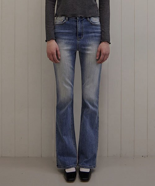 HAINT(ヘイント)の「PREMIUM SLIM LONG BOOTCUT DENIM(デニムパンツ・レディース・その他・S/M/L)」の1枚目の写真