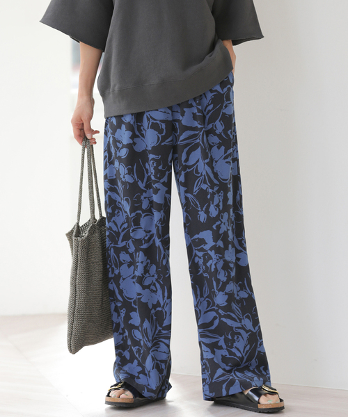 JOURNAL STANDARD relume（ジャーナルスタンダード　レリューム）の「［26SS新作］バイカラーリーフプリントパンツ（その他パンツ・レディース・アイボリー/ブラウン系その他/ブルー・FREE）」の3枚目の写真