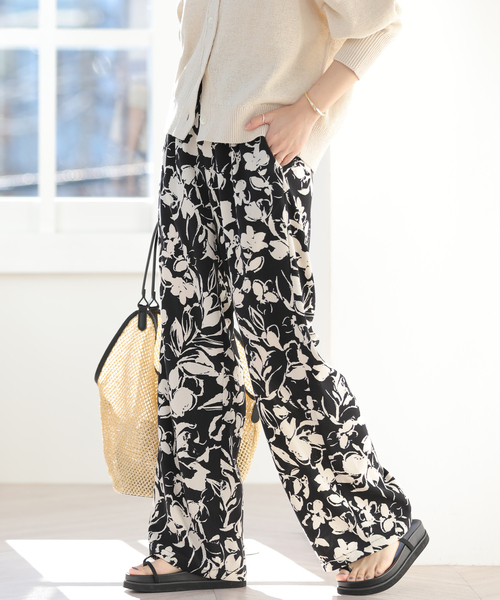 JOURNAL STANDARD relume（ジャーナルスタンダード　レリューム）の「［26SS新作］バイカラーリーフプリントパンツ（その他パンツ・レディース・アイボリー/ブラウン系その他/ブルー・FREE）」の7枚目の写真