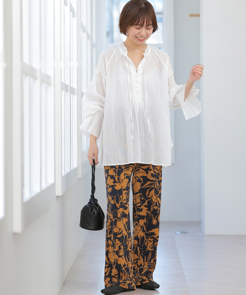 JOURNAL STANDARD relume（ジャーナルスタンダード　レリューム）の「［26SS新作］バイカラーリーフプリントパンツ（その他パンツ・レディース・アイボリー/ブラウン系その他/ブルー・FREE）」の9枚目の写真