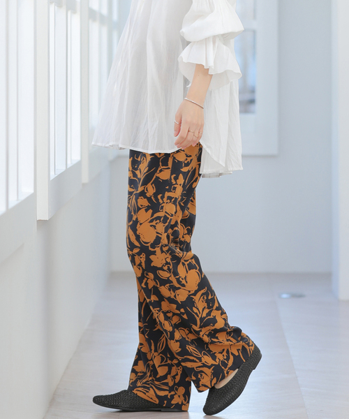 JOURNAL STANDARD relume（ジャーナルスタンダード　レリューム）の「［26SS新作］バイカラーリーフプリントパンツ（その他パンツ・レディース・アイボリー/ブラウン系その他/ブルー・FREE）」の14枚目の写真