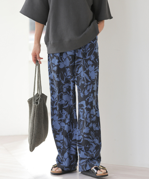 JOURNAL STANDARD relume（ジャーナルスタンダード　レリューム）の「［26SS新作］バイカラーリーフプリントパンツ（その他パンツ・レディース・アイボリー/ブラウン系その他/ブルー・FREE）」の22枚目の写真