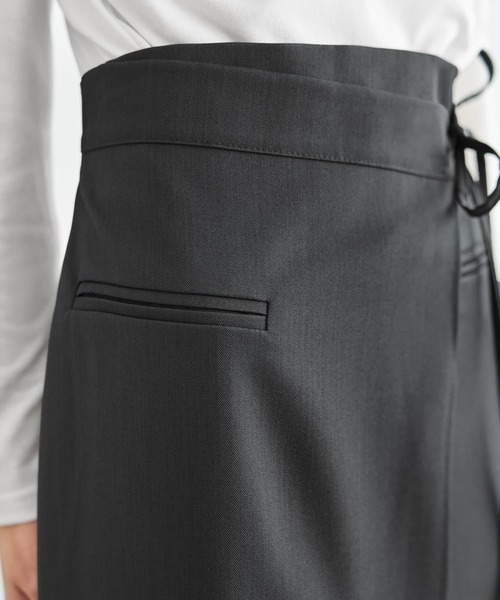 STYLE DELI（スタイルデリ）の「スタイリッシュラップスカート（スカート・レディース・ブラック/チャコールグレー・SMALL/MEDIUM）」の7枚目の写真