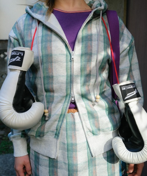 PAMM(パム)の「""Our Diary"" sweat zip parker(パーカー・レディース・ホワイト系/ドット・1/3)」の2枚目の写真