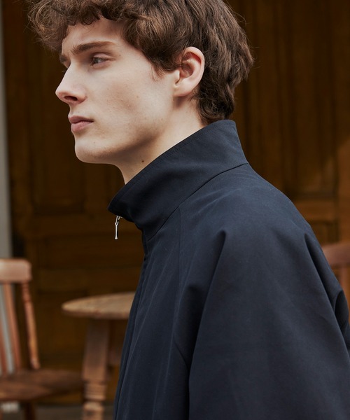 PUBLIC TOKYO（パブリックトウキョウ）の「【再入荷なし】スタンドカラージップアップブルゾン 　/２WAY/春服/ジャケット/ハリントン/ラグラン（ブルゾン・メンズ・ブラック/ベージュ・1/2）」の3枚目の写真