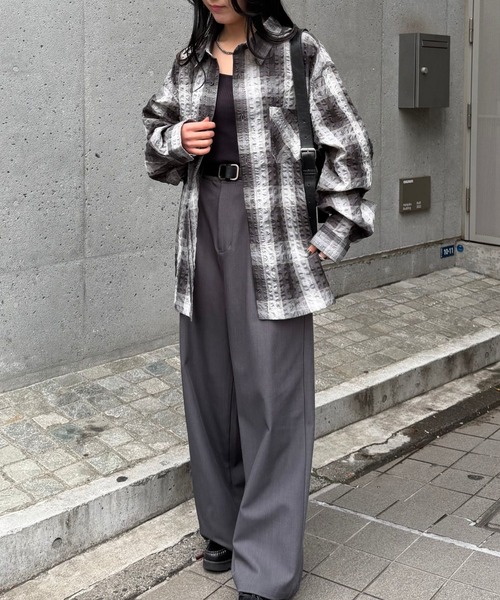 COLONY 2139(コロニートゥーワンスリーナイン)の「チェックサッカー長袖シャツ(シャツ/ブラウス・メンズ・サックスブルー/ブラック/アイボリー・LARGE/MEDIUM)」の18枚目の写真