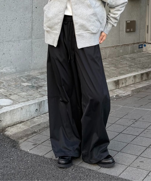 COLONY 2139(コロニートゥーワンスリーナイン)の「ストレッチツイルバレルイージーパンツ(その他パンツ・メンズ・ブラック/ホワイト/ブラウン・MEDIUM/LARGE)」の18枚目の写真