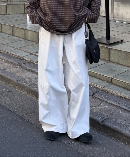 COLONY 2139(コロニートゥーワンスリーナイン)の「ストレッチツイルバレルイージーパンツ(その他パンツ・メンズ・ブラック/ホワイト/ブラウン・MEDIUM/LARGE)」の4枚目の写真