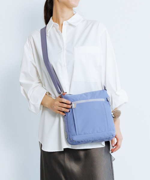 Kanana project(カナナプロジェクト)の「ショルダーバッグ PJ8-3rd LTD ブリーズライト 3L 限定モデル 20133(ショルダーバッグ・レディース・ベージュ/ブルーパープル・FREE)」の2枚目の写真