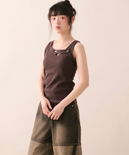 loin nuit(ロワンニュイ)の「stitch design tank top / ステッチデザインタンクトップ(タンクトップ・レディース・ブラウン/ブラック/アイボリー・FREE)」の15枚目の写真