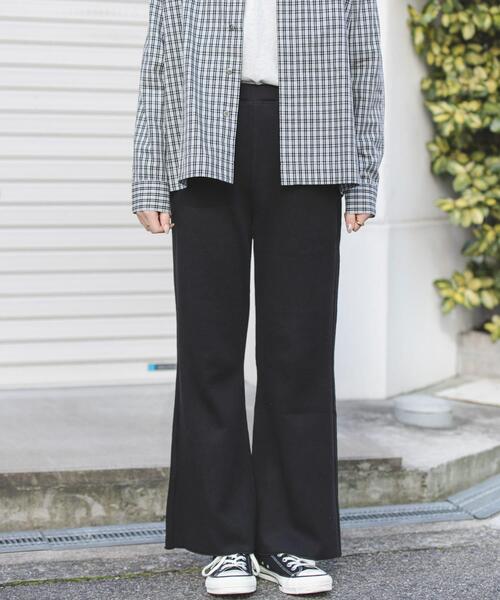 FORK&SPOON(フォークアンドスプーン)の「FORK&SPOON カットフレアパンツ(その他パンツ・レディース・ネイビー/ブラック・1/2)」の2枚目の写真