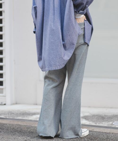 FORK&SPOON(フォークアンドスプーン)の「FORK&SPOON カットフレアパンツ(その他パンツ・レディース・ネイビー/ブラック・1/2)」の11枚目の写真